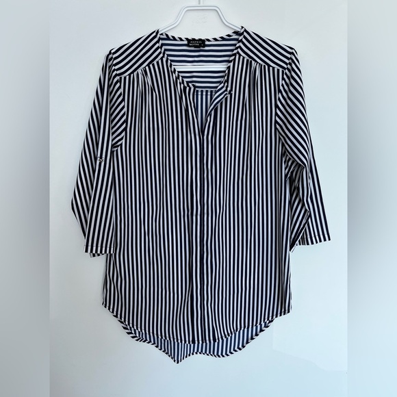 Paper moon Striped navy blue and White Women's Top size medium - Picture 2 of 5